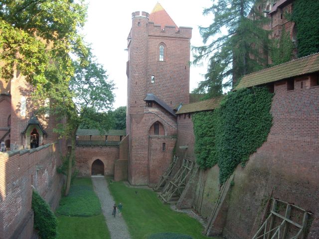 Pelplin - Malbork - FOTO 3 - Przewodnik po Poznaniu, wycieczki po Poznaniu, Wielkopolsce, Polsce, Podroznik Poznan, pilot, przewodnicy
