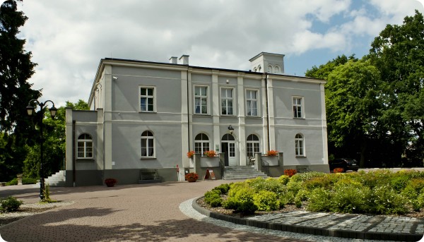 Szafarnia Orodek Chopinowski - FOTO 1 - Przewodnik po Poznaniu, wycieczki po Poznaniu, Wielkopolsce, Polsce, Podroznik Poznan, pilot, przewodnicy