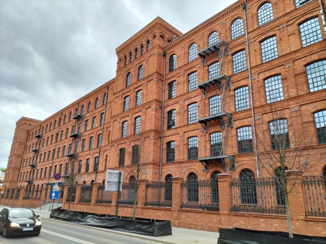 d + Muzeum Kinematografii - FOTO 2 - Przewodnik po Poznaniu, wycieczki po Poznaniu, Wielkopolsce, Polsce, Podroznik Poznan, pilot, przewodnicy
